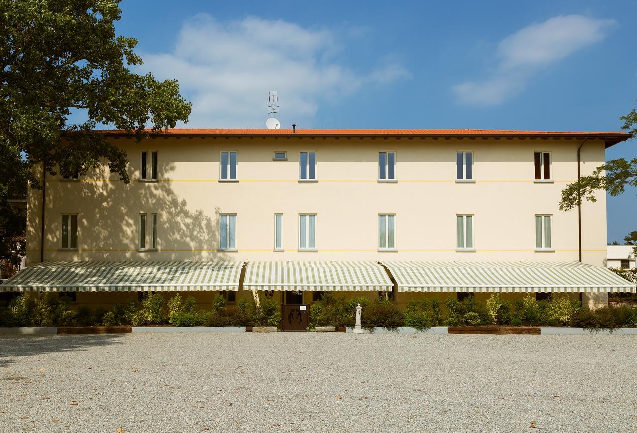 La Viscontina Villa Somma Lombardo Luaran gambar