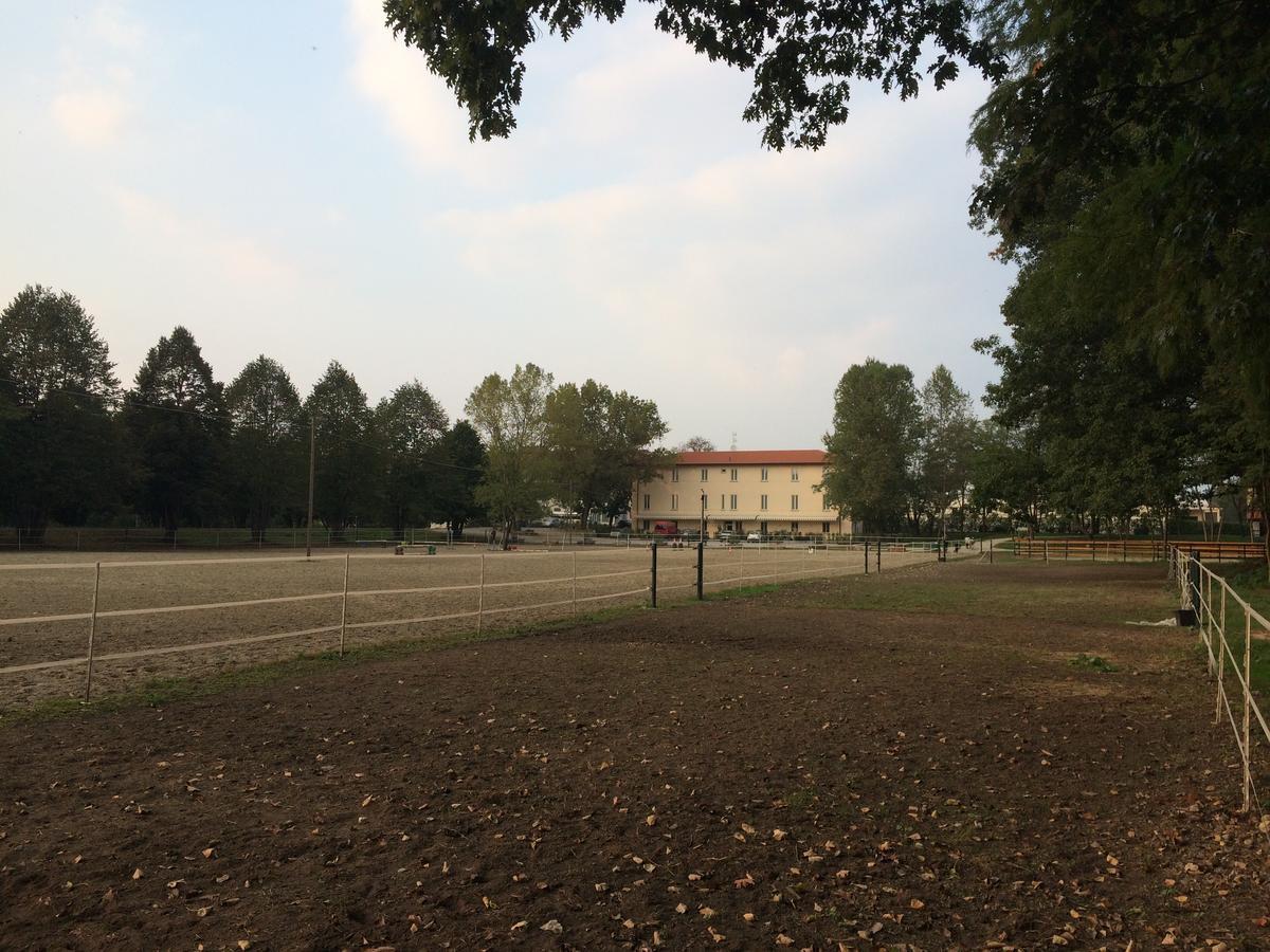 La Viscontina Villa Somma Lombardo Luaran gambar
